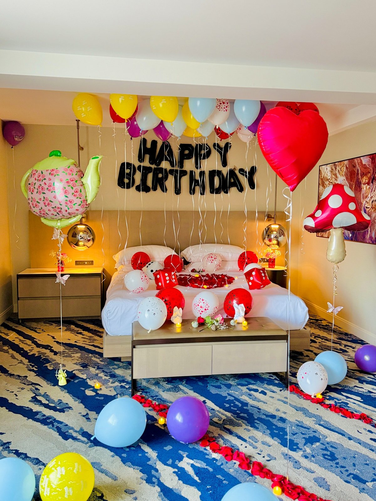 Alice in Wonderland themed birthday room decor with balloons in Toronto