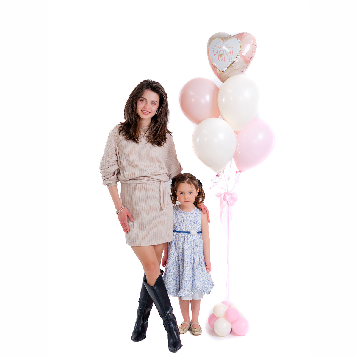 Luxury balloon gift for Mom with soft pink and white helium balloons