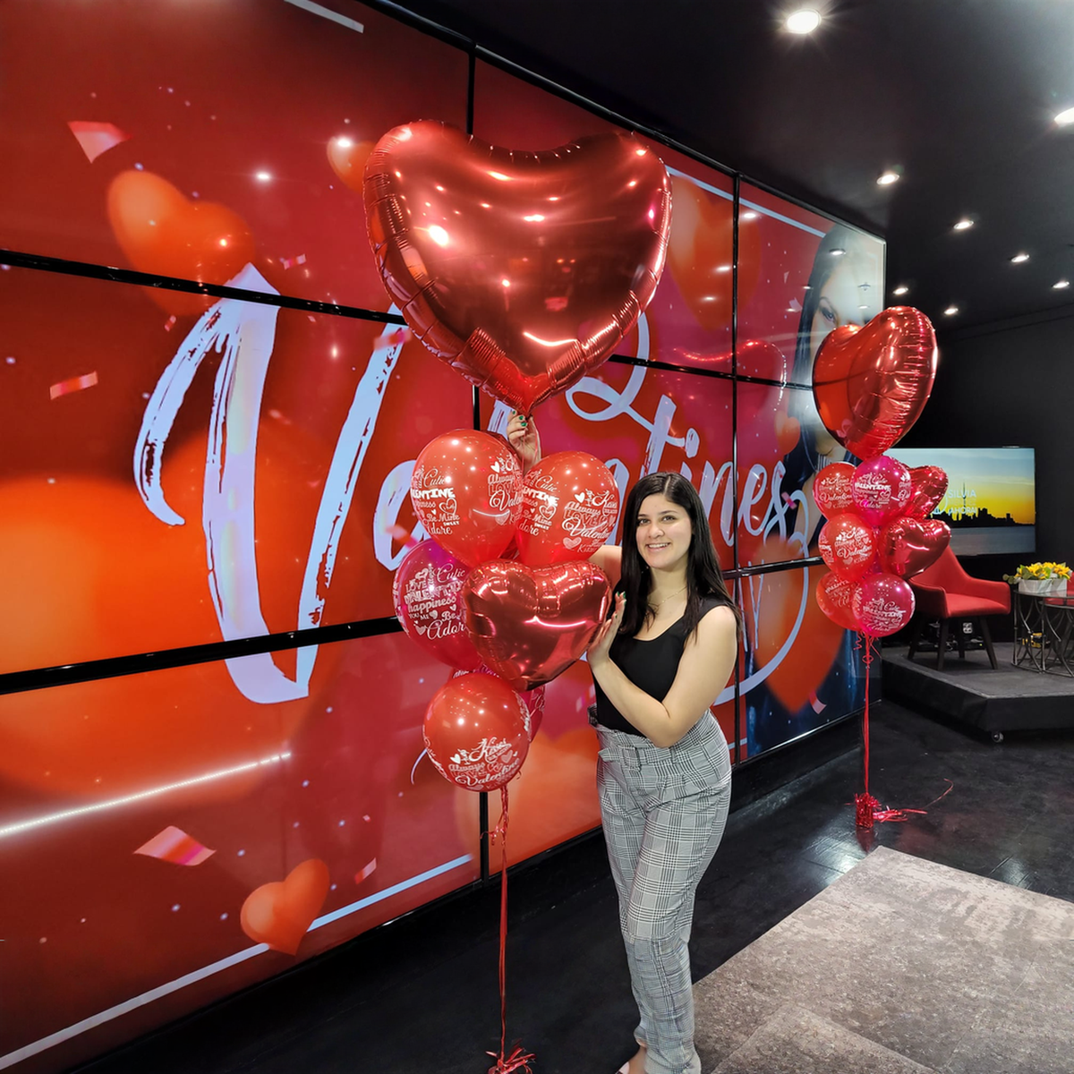 Romantic heart helium balloons Toronto arranged as a jumbo Valentine bouquet for delivery or pickup in the GTA