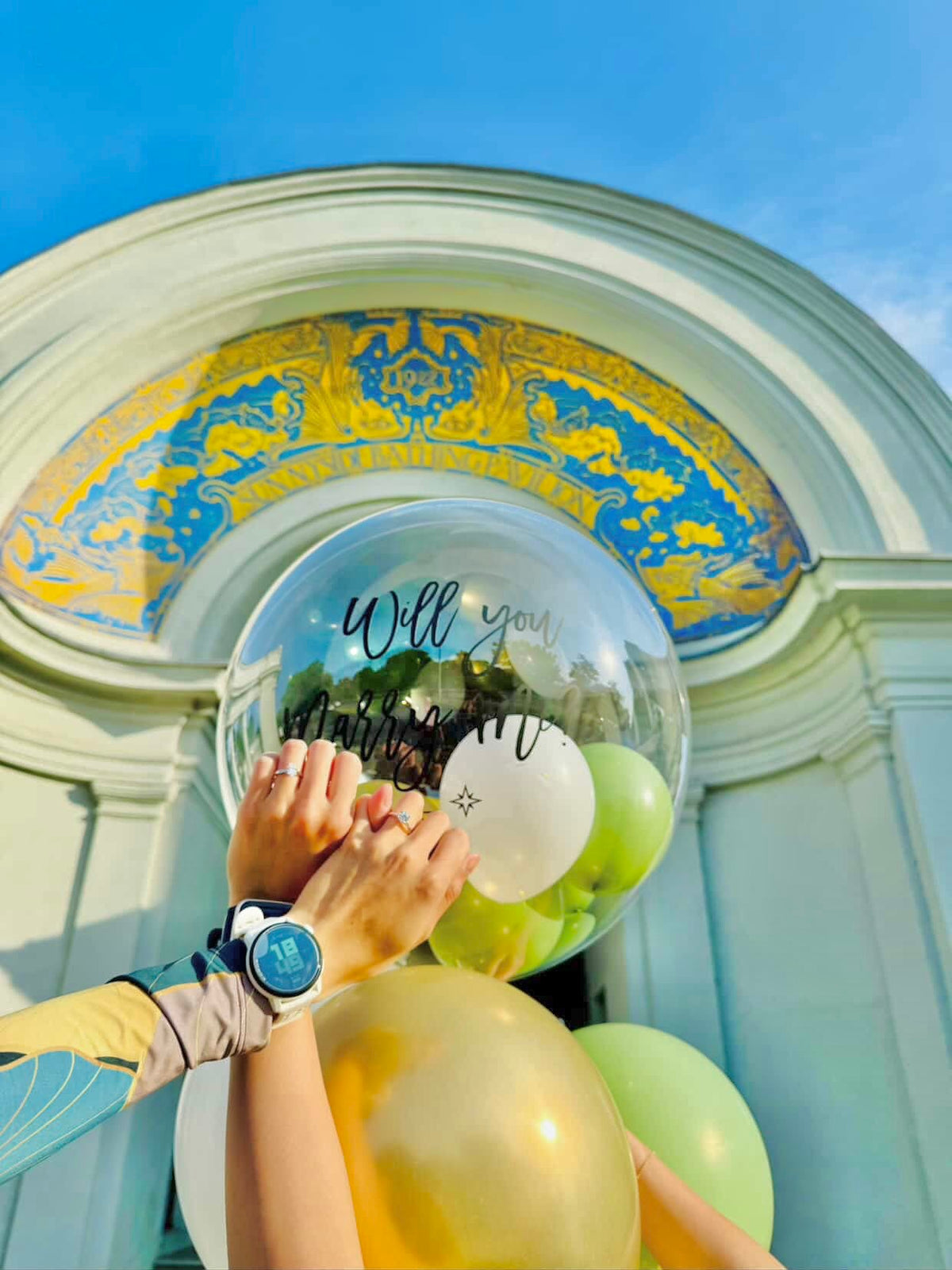 Cute Balloon Bouquet in Toronto with clear bobo balloon, mini balloons inside, heart balloon, and helium balloons—Balloons Toronto gift.